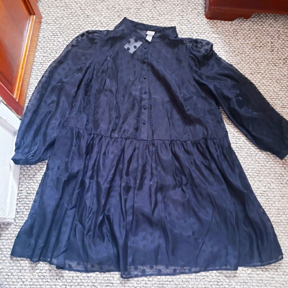 H&M Dresses & Skirts - H&M Puff Sleeve Dress